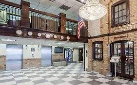 Howard Johnson Hotel Newark Airport 2*